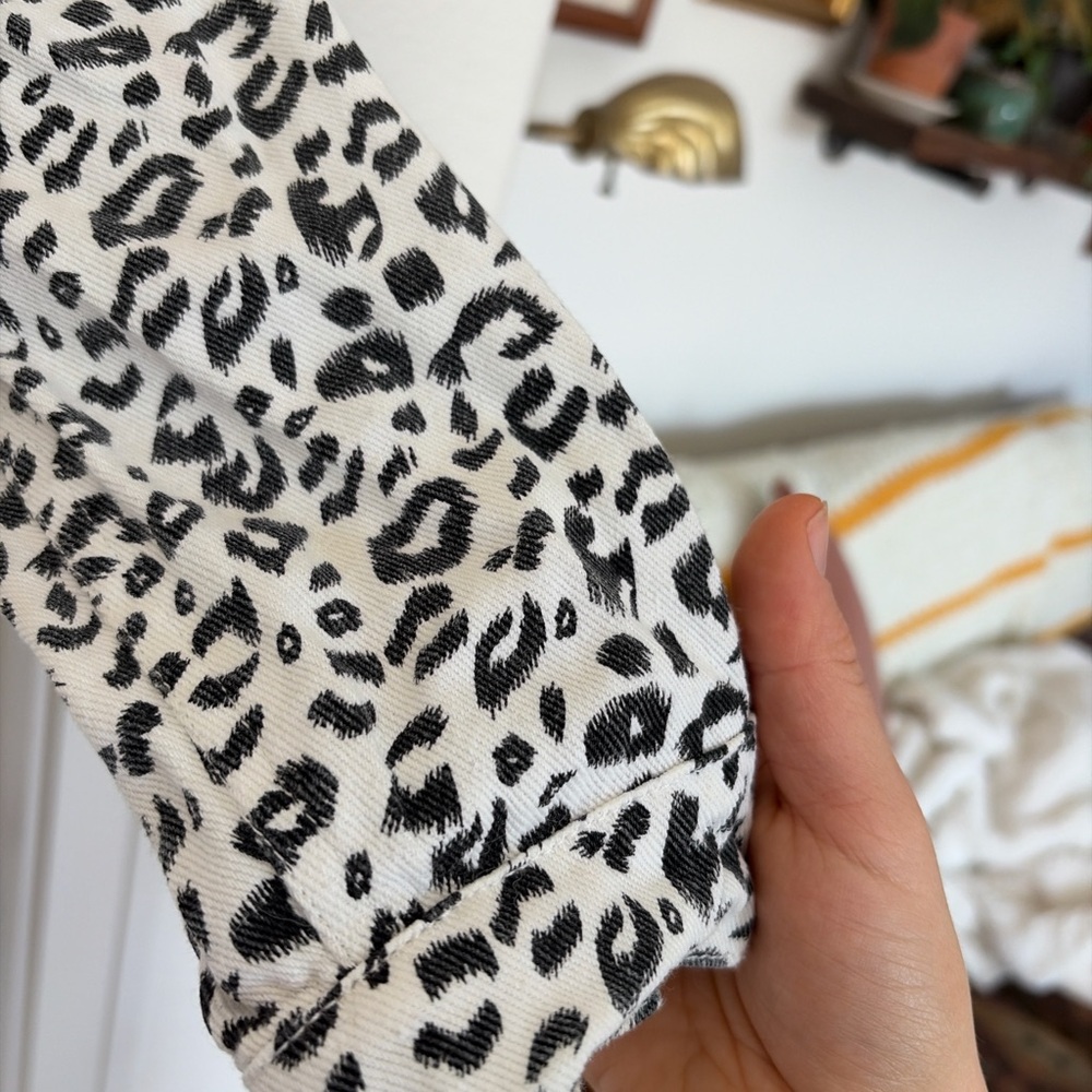 Cropped leopard print denim jacket - Picture 5 of 6